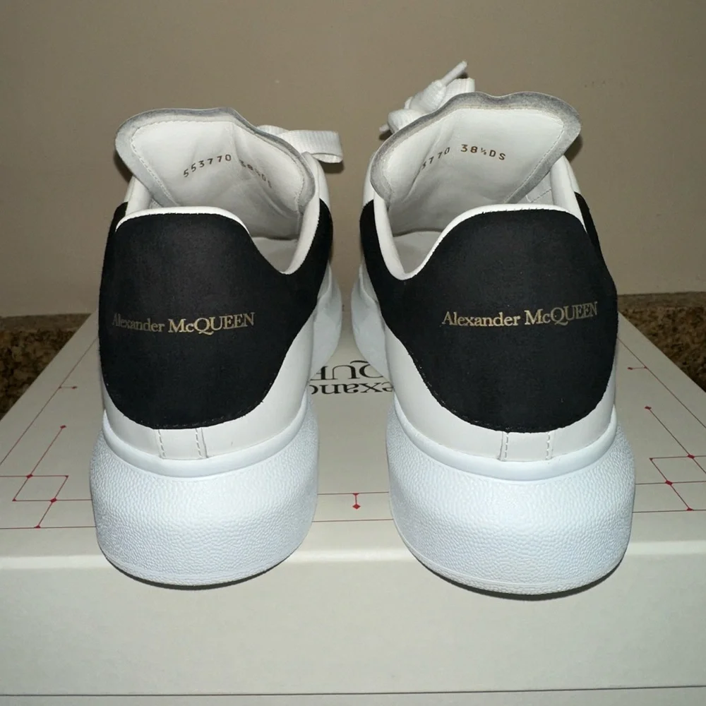Alexander McQUEEN Women's Oversized Suede Heel Detail Sneakers - Picture 7 of 11
